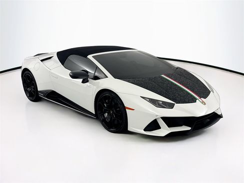 Used 2020 Lamborghini Huracan EVO image 36