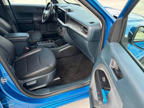Used 2025 Ford Maverick Lobo AWD/4WD image 10