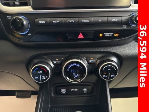 Used 2023 Hyundai Venue SEL image 19