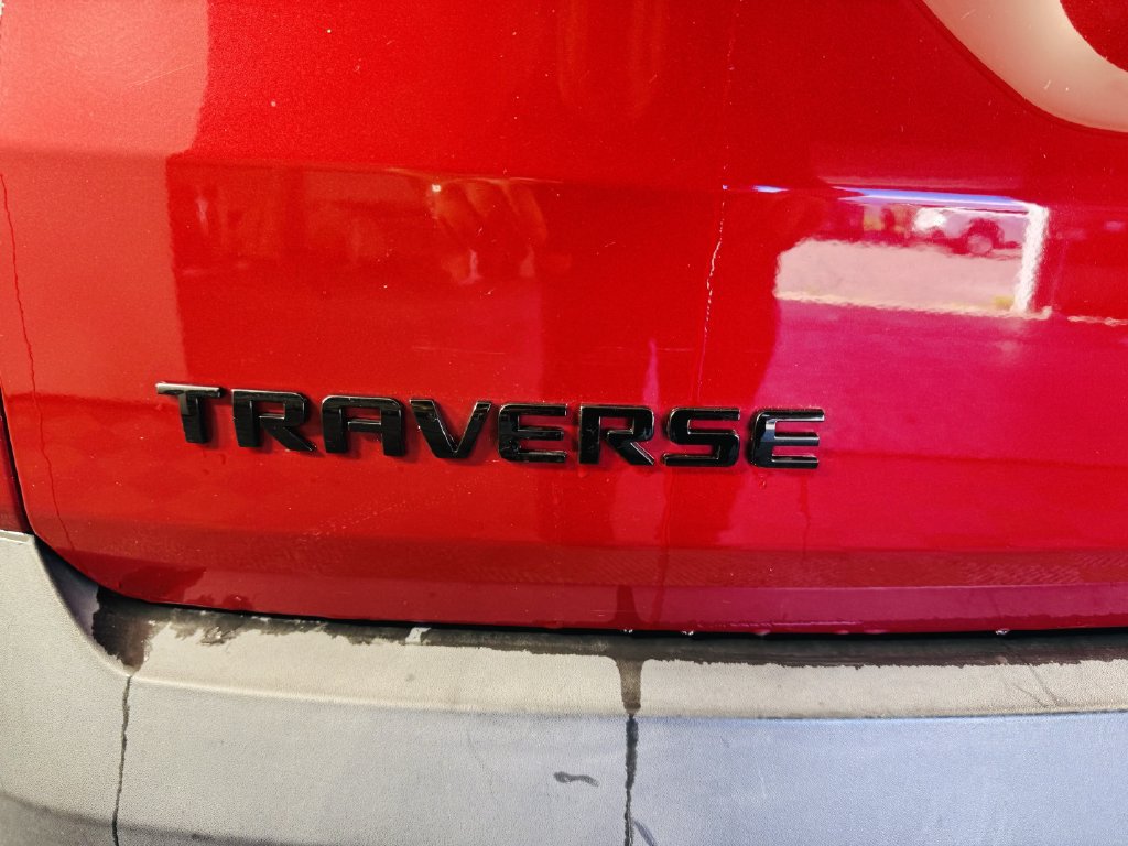 Used 2021 Chevrolet Traverse RS FWD image 28