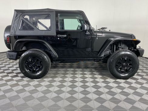 Used 2018 Jeep Wrangler Sport AWD/4WD image 13