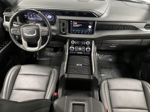 Used 2023 GMC Yukon Denali image 17
