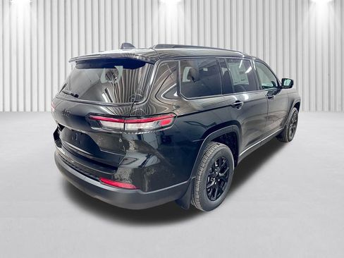 New 2025 Jeep Grand Cherokee L Altitude image 5
