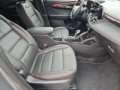 Used 2025 Chevrolet TrailBlazer RS w/ Convenience Package image 12