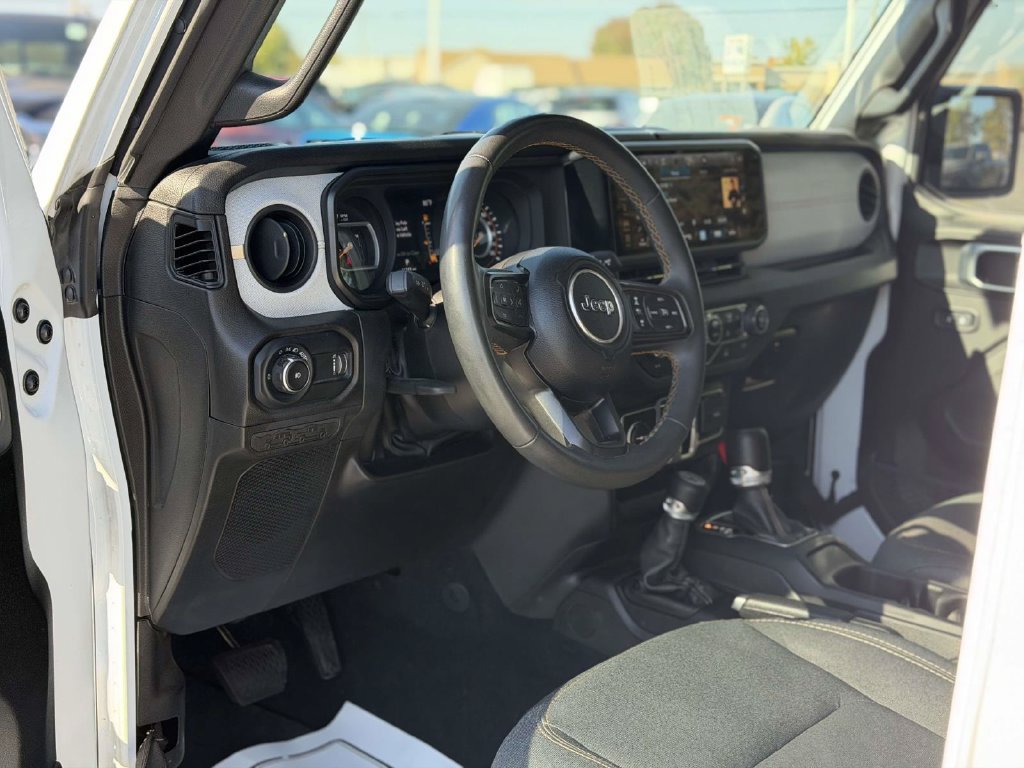 Used 2024 Jeep Wrangler Unlimited Sport AWD/4WD image 19