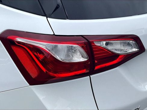 Used 2019 Chevrolet Equinox LS w/ LS Convenience Package image 22