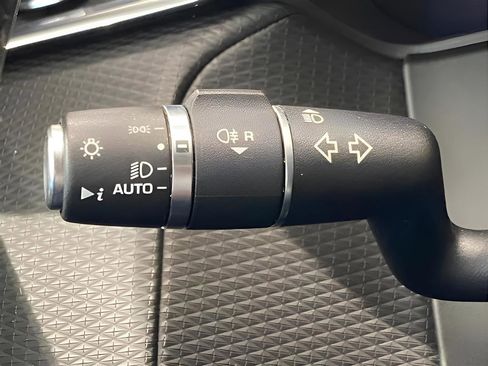Used 2018 Land Rover Range Rover Velar S AWD/4WD image 26