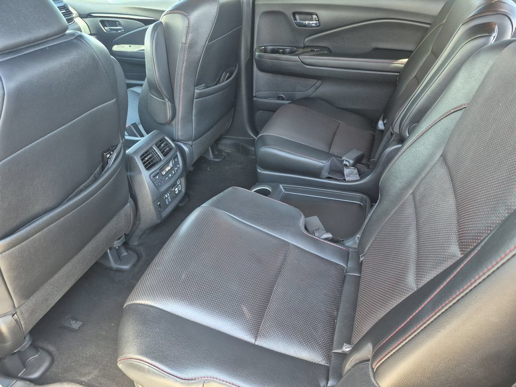 Used 2022 Honda Pilot Black Edition image 12