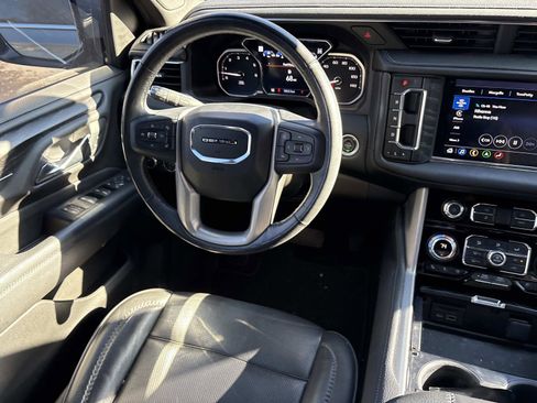 Used 2021 GMC Yukon XL Denali image 25