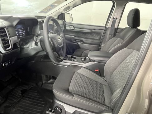 Used 2025 Ford Ranger XL image 9