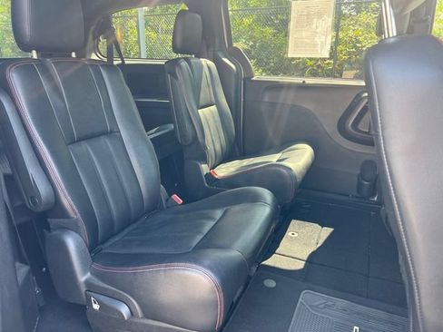 Used 2019 Dodge Grand Caravan GT FWD image 19
