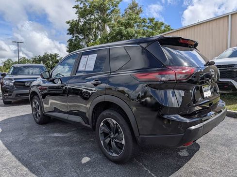 Used 2025 Nissan Rogue SV AWD/4WD image 4