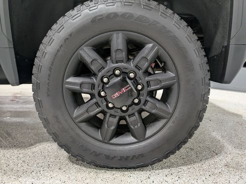 Used 2025 GMC Sierra 3500 AT4 image 13