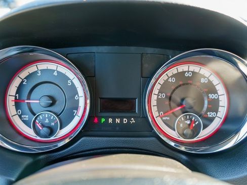 Used 2019 Dodge Grand Caravan SE image 24