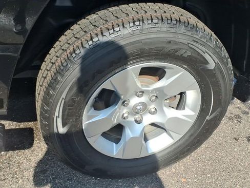 Used 2023 RAM 1500 Big Horn AWD/4WD image 14