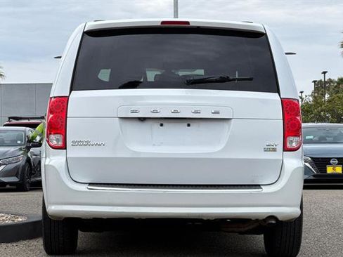 Used 2019 Dodge Grand Caravan SXT image 5