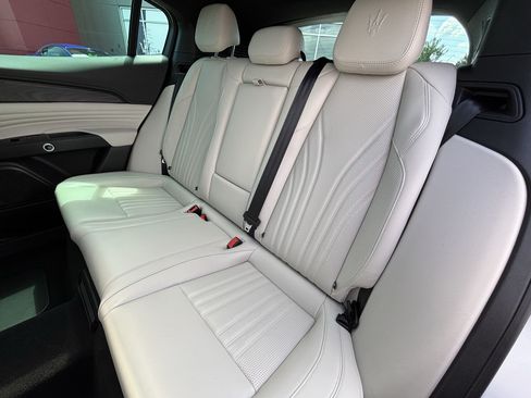 Used 2023 Maserati Grecale Modena AWD/4WD image 41