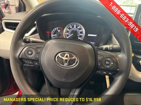 Used 2021 Toyota Corolla LE image 20