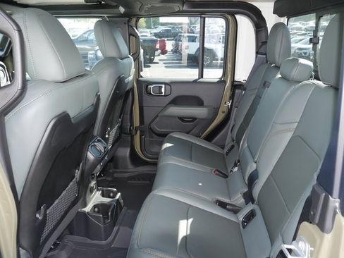 New 2025 Jeep Gladiator Mojave w/ Convenience Group image 24