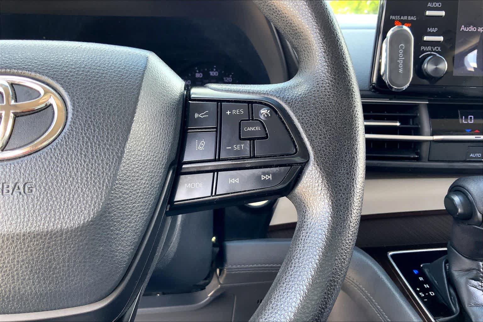 Used 2022 Toyota Sienna LE FWD image 24