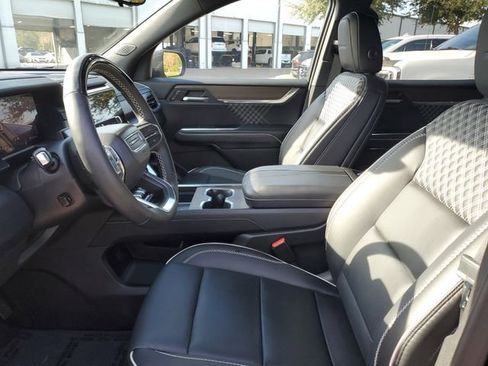 Used 2024 GMC Acadia Denali w/ Super Cruise Package image 18