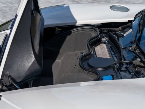 Used 2005 Ford GT RWD image 53