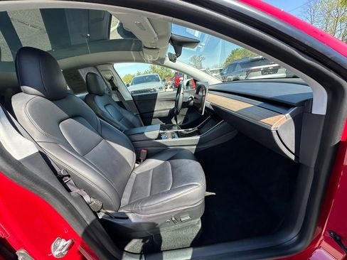 Used 2021 Tesla Model Y Long Range image 26