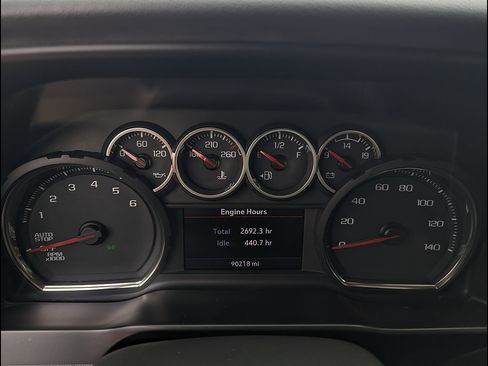 Used 2020 Chevrolet Silverado 1500 RST AWD/4WD image 2