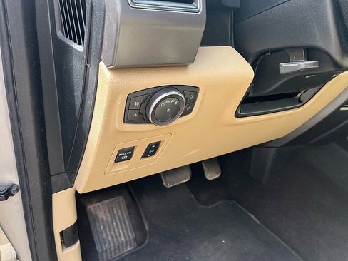 Used 2018 Ford F150 XLT w/ Equipment Group 302A Luxury AWD/4WD image 22