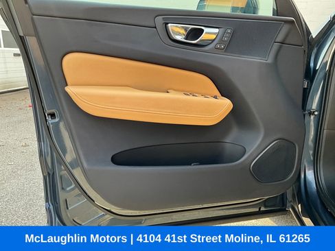 Used 2018 Volvo XC60 T5 Momentum w/ Convenience Package image 22