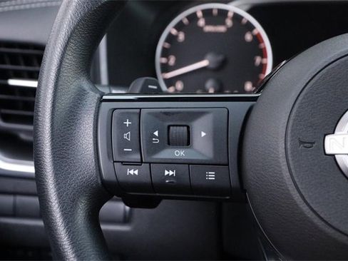 Certified 2023 Nissan Rogue SV image 11