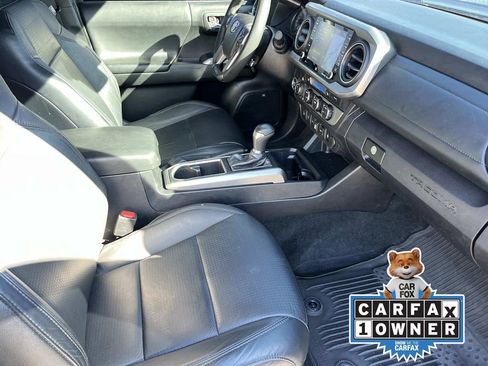 Used 2022 Toyota Tacoma Limited image 21