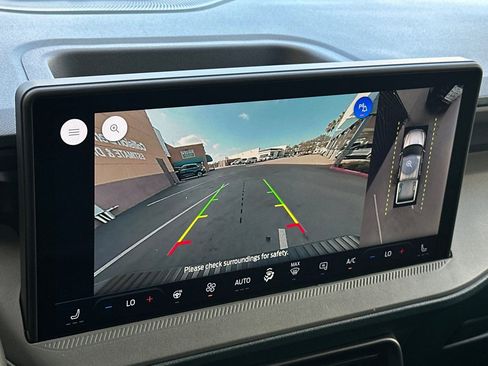 Certified 2025 Ford Maverick Lariat w/ Black Appearance Package image 18