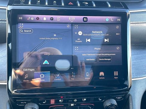 Used 2024 Jeep Grand Cherokee L Limited w/ Luxury Tech Group II image 15