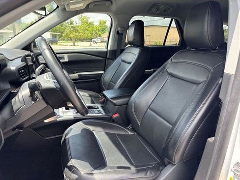 Used 2023 Ford Explorer Limited AWD/4WD image 13