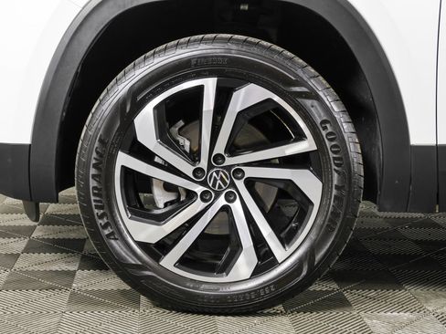 Used 2023 Volkswagen Atlas Cross Sport SEL AWD/4WD image 25