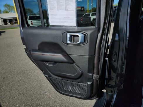 Used 2021 Jeep Wrangler Unlimited Rubicon w/ Xtreme Recon 35" Tire Package image 21