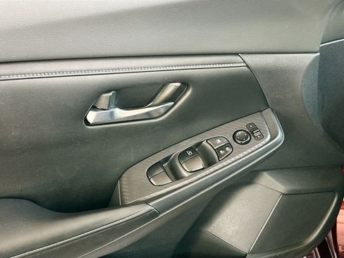 Used 2020 Nissan Sentra SV image 17