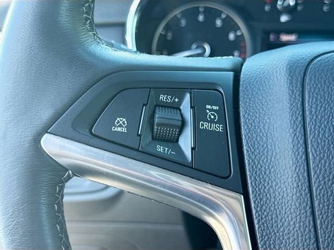 Used 2022 Buick Encore Preferred w/ Safety Package image 35