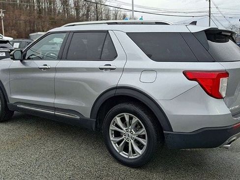 Certified 2022 Ford Explorer Limited w/ Equipment Group 301A image 6