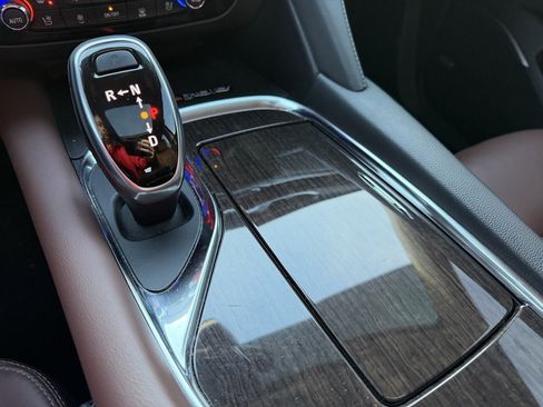 Used 2021 Buick Enclave Avenir w/ Avenir Technology Package image 18