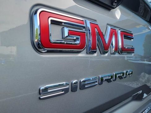 Used 2024 GMC Sierra 1500 Elevation AWD/4WD image 8