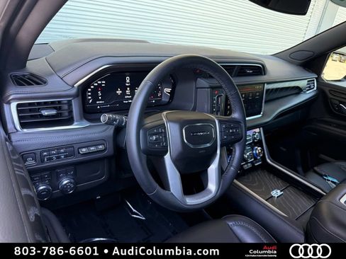Used 2023 GMC Yukon Denali AWD/4WD image 3