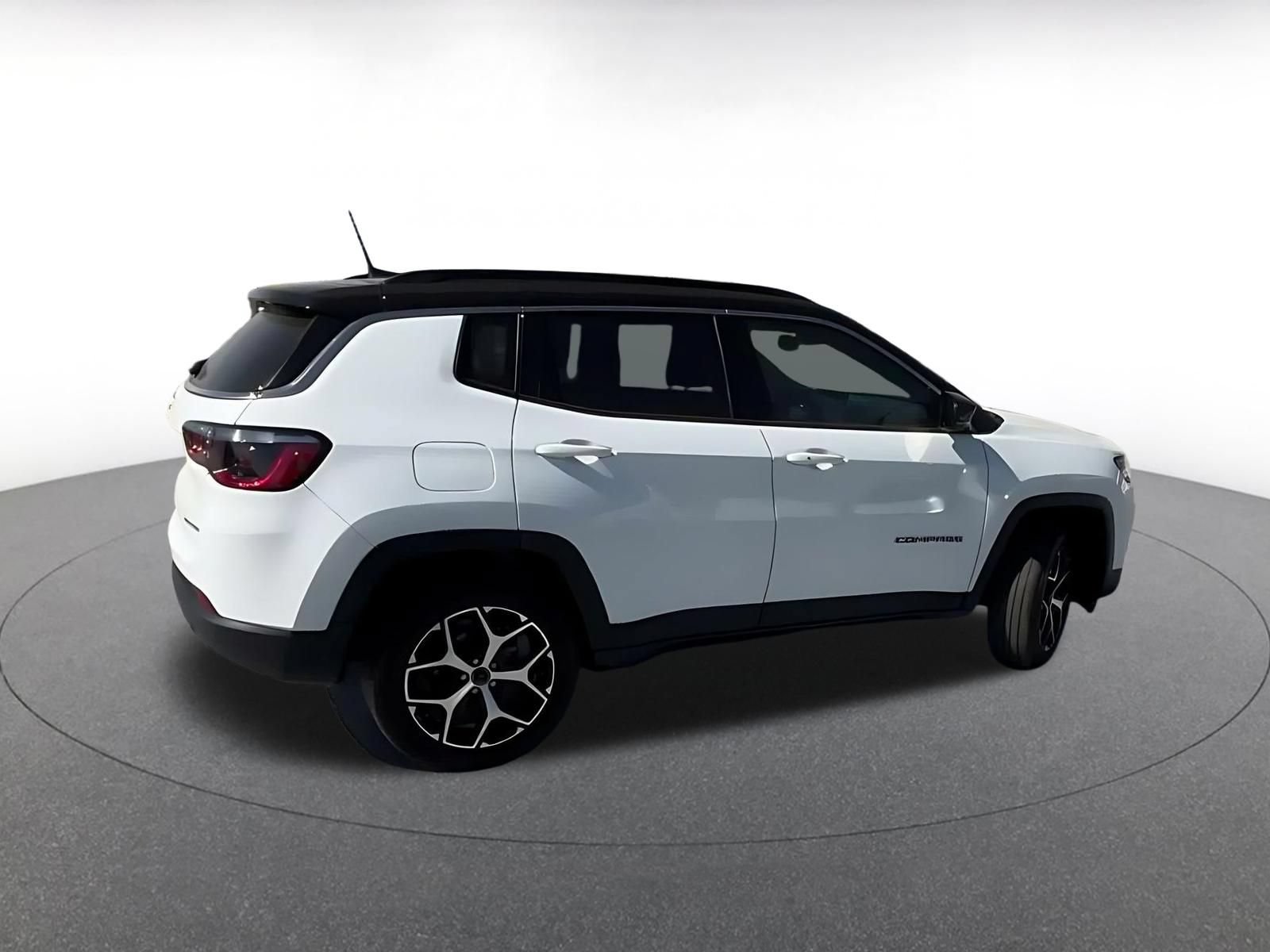 Used 2025 Jeep Compass Limited AWD/4WD image 10