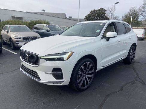 Certified 2023 Volvo XC60 B5 Ultimate w/ Climate Package image 3