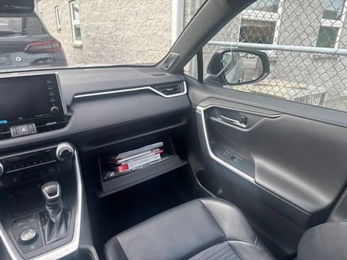 Used 2019 Toyota RAV4 XSE w/ Carpet Mat Package AWD/4WD image 14
