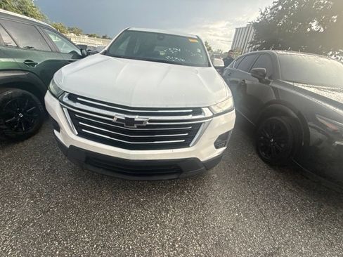 Used 2023 Chevrolet Traverse LT FWD image 4