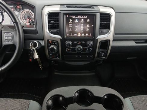 Used 2016 RAM 1500 Big Horn AWD/4WD image 3