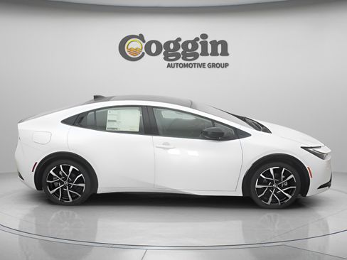 New 2026 Toyota Prius Plug-In Hybrid image 23