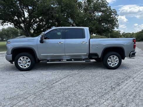Used 2024 Chevrolet Silverado 3500 High Country w/ High Country Premium Package image 2